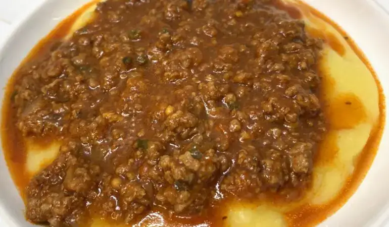 Receita de Polenta Fácil com Carne Moída